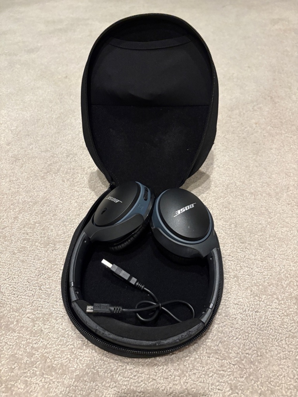 Bose Black Over-Ear Headphones with Blue Accents and Hard Zip Case